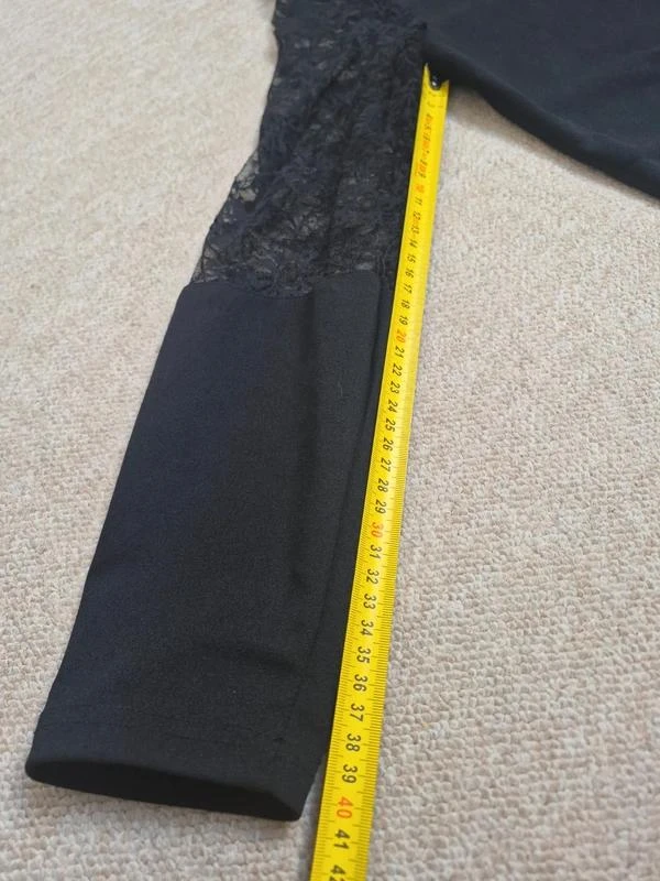 Emery Rose Vestido fino preto com mangas de renda M – photo 6